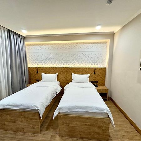 Dami Almaty Hotel 外观 照片
