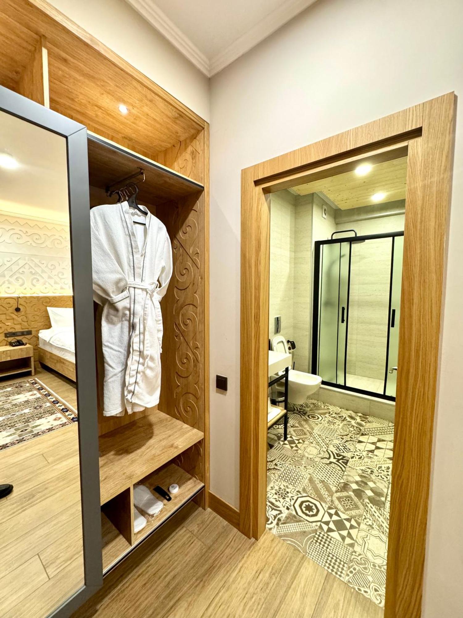 Dami Almaty Hotel 外观 照片